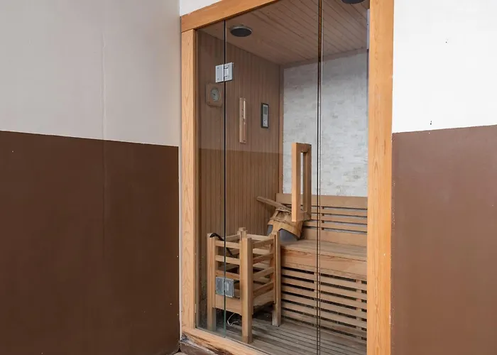 J&g Near It Park - Gym, Pool, Sauna アパート